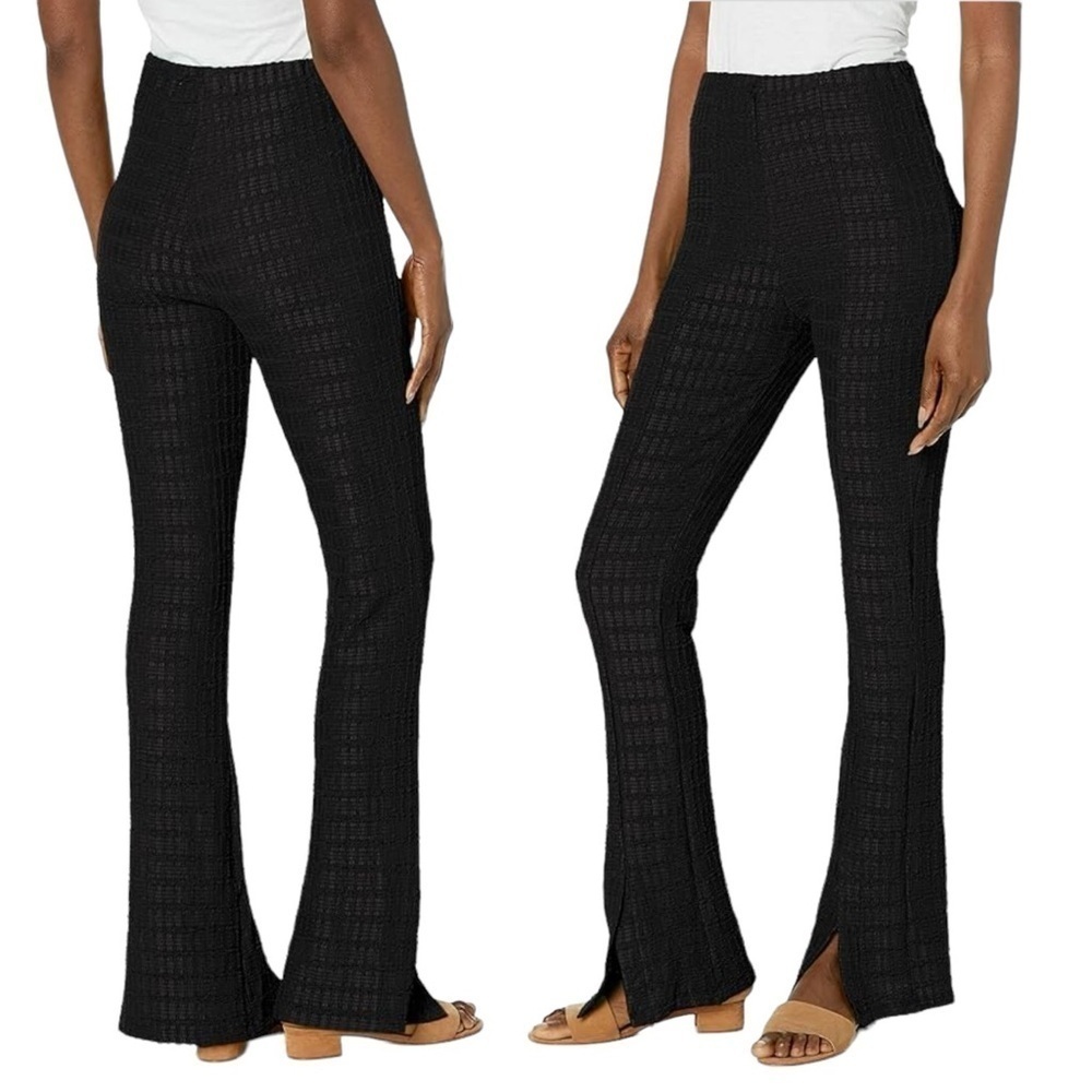 ASTR THE LABEL Zoe Black Textured Pull-On Flare‎ Pants